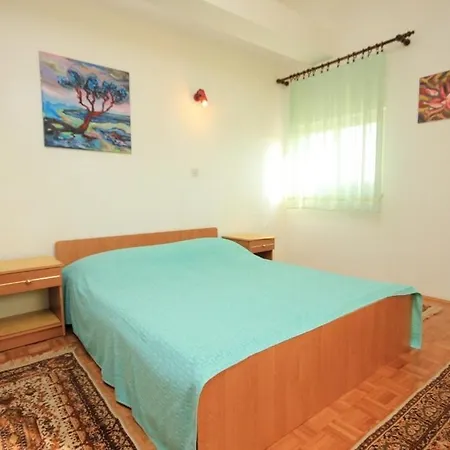 Apartment Pjescana Uvala, - 7652